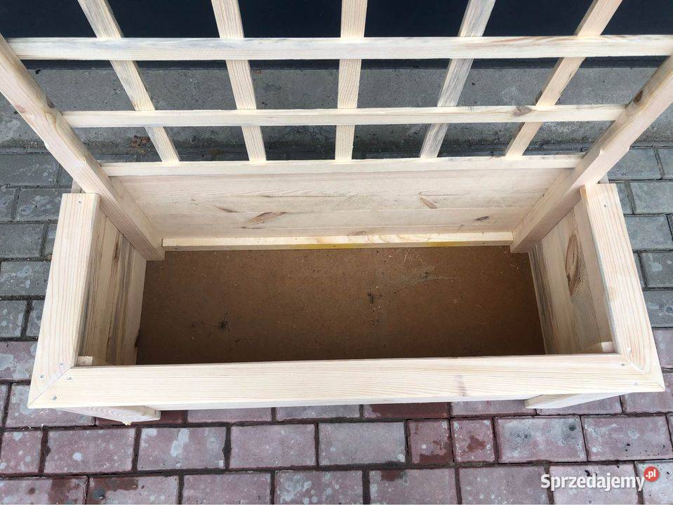 Pergola ogrodowa na kwiaty pnące z donicą Chełm