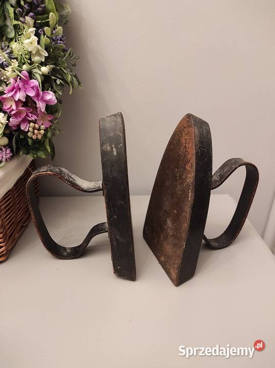 Dwa stare żelazka Legnica