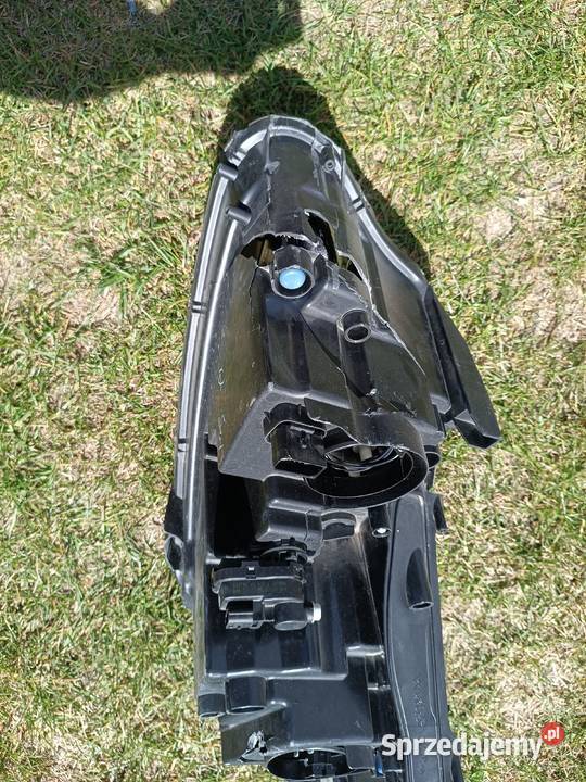 Lampa prawa przednia Peugeot 2008 9677810280 prawe Turek