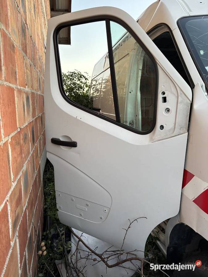 2018 Renault Master części drzwi błotniki sprzedam