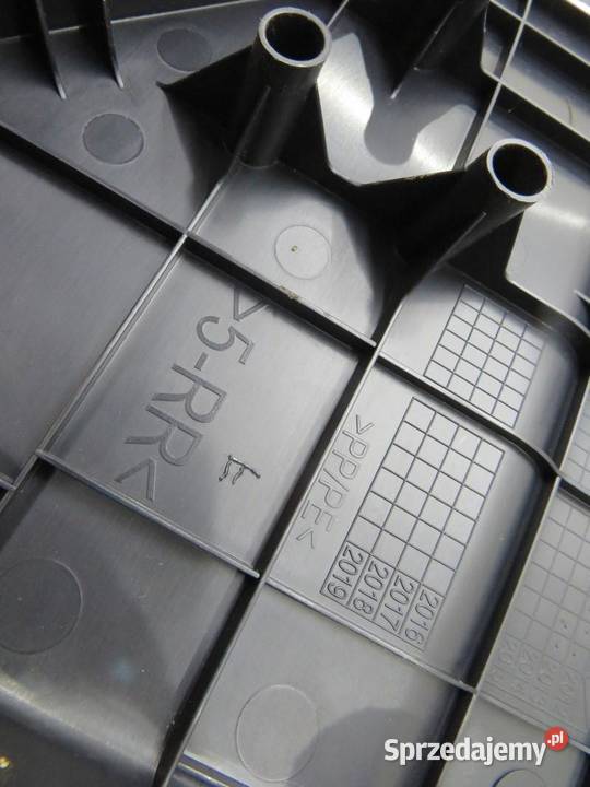 OSŁONA PROGU LEWA PRAWA TYŁ HB AURIS II sprzedam