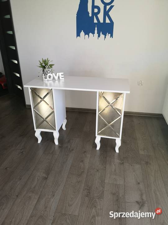 Stolik kosmetyczny biurko do manicure montaż sprzedam