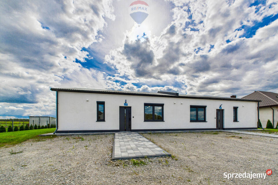 Nowy dom w zabudowie bliźniaczej lewa strona mieszkalny Galewice