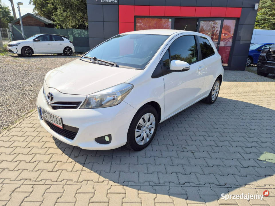 Toyota Yaris Salon Polska III 20112019 gniazdo USB Yaris mazowieckie Konstancin-Jeziorna
