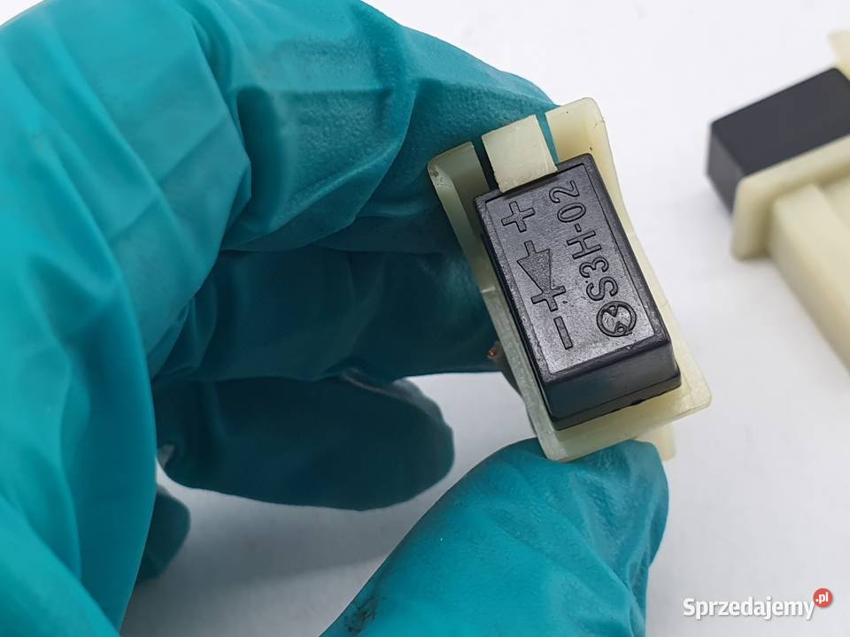 Przekaznik Bezpiecznik Wtyczka Benelli 302