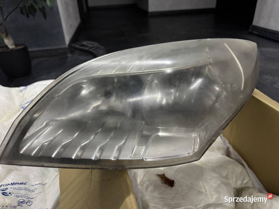 Lampy przednie Renault Megane Coupe 2010r osobowe