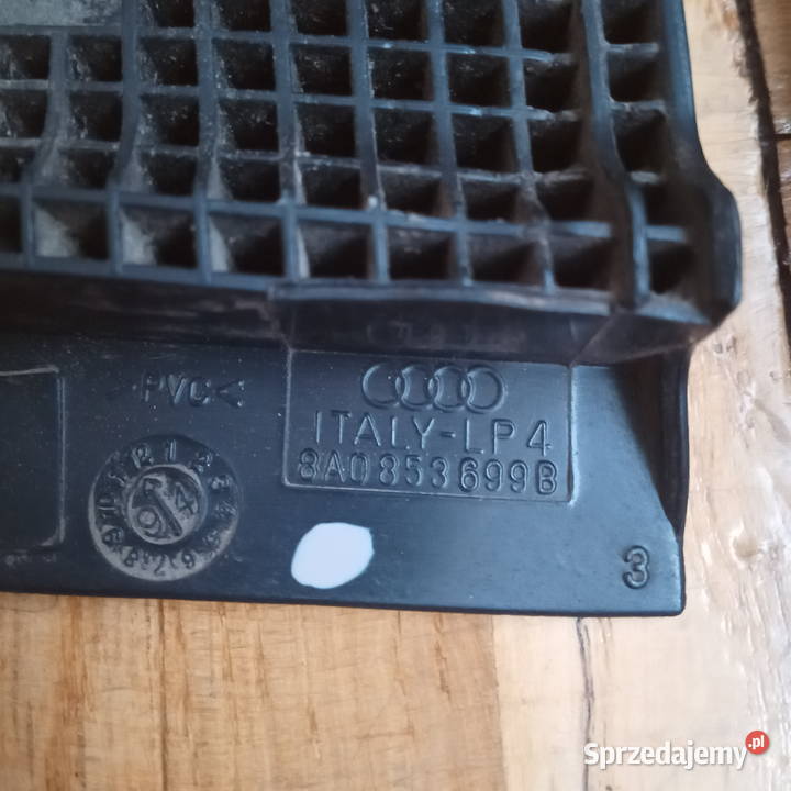 Audi 80 B4 Listwa dolna błotnika tył 8A0853699B Dębica