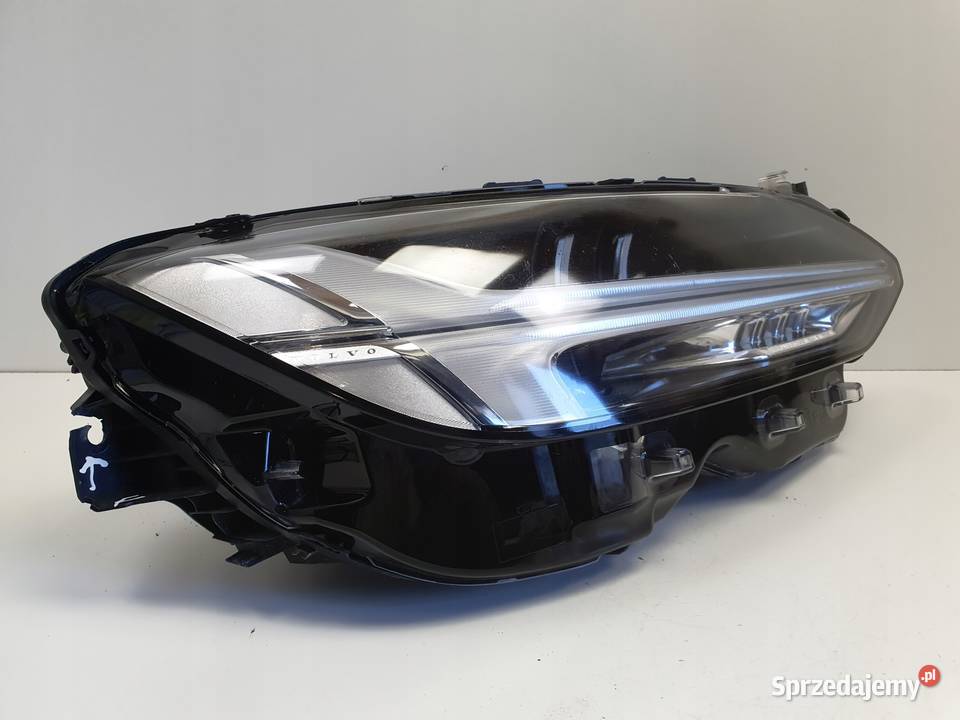 LAMPA PRAWA Volvo V90 S90 II prawy przód Rudka