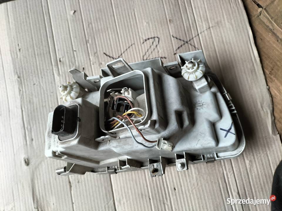 LAMPA PRZÓD LEWA REFLEKTOR VW POLO 6N Kamień-Kolonia