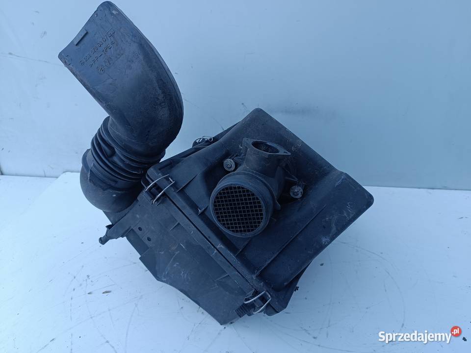 12BOBUDOWA FILTRA POWIETRZA MERCEDES C200 Obudowy filtrów