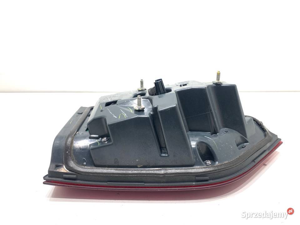 LAMPA TYŁ PRAWA WEWNĘTRZNA BMW F16 7314864 SUV