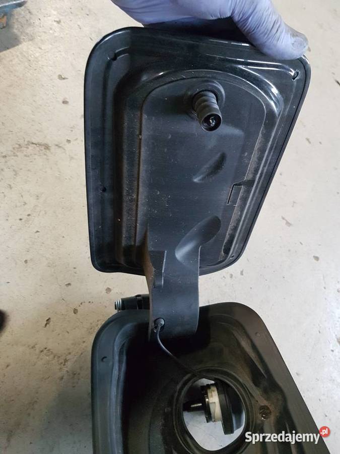 BMW 2 F45 F46 KLAPKA PALIWA KOREK PALIWA CZARNA Turek