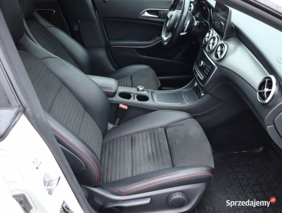 Mercedes CLA 200 poduszka powietrzna