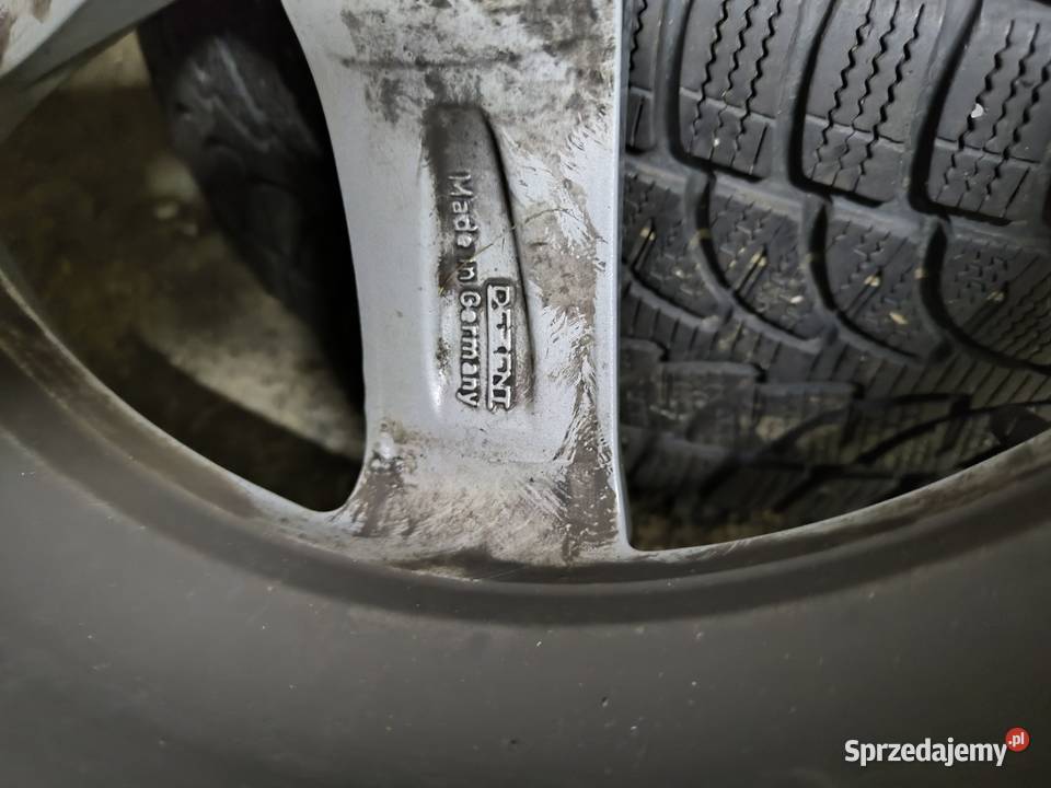 Komplet felg aluminiowych Dezent BMW 17 80 5x120