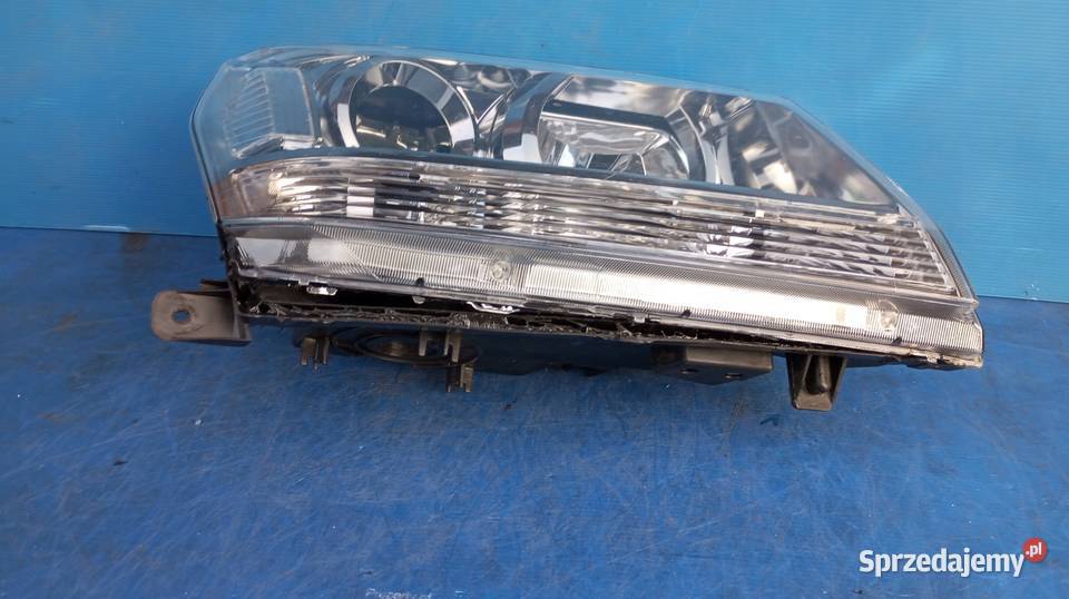 LAMPA PRAWY PRZÓD XENON SUZUKI VITARA II 0814 sprzedam