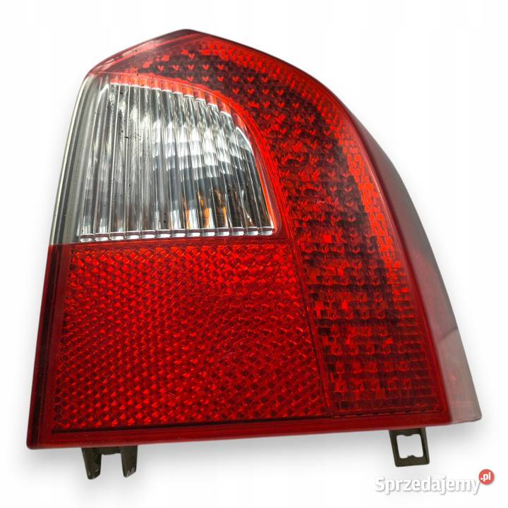 LAMPA PRAWA Volvo V70 III XC70 20072013 tylna