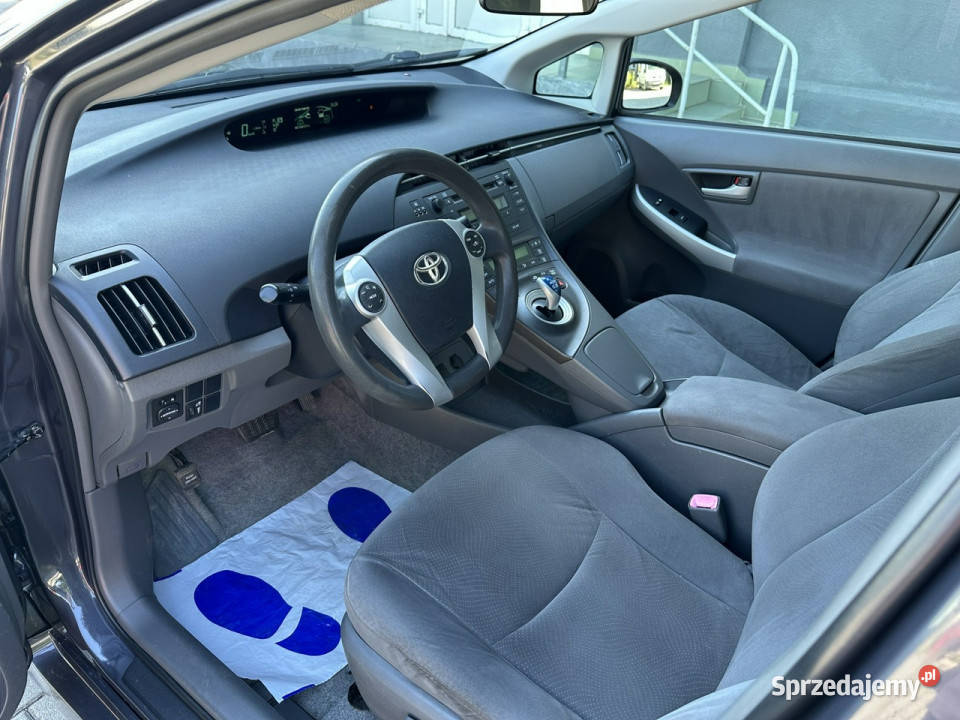 Toyota Prius 18 hybryda Zarejestrowany w Bateria nieuszkodzony Ostrowiec Świętokrzyski