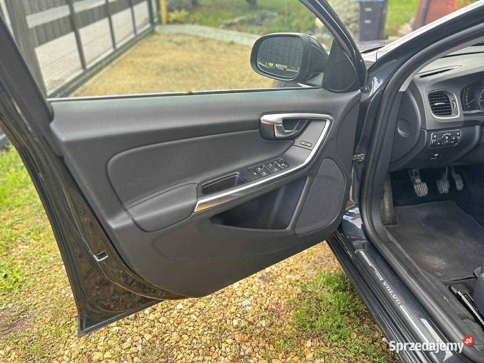 Volvo V60 Lift D2 super stan niski przebieg Huta Komorowska