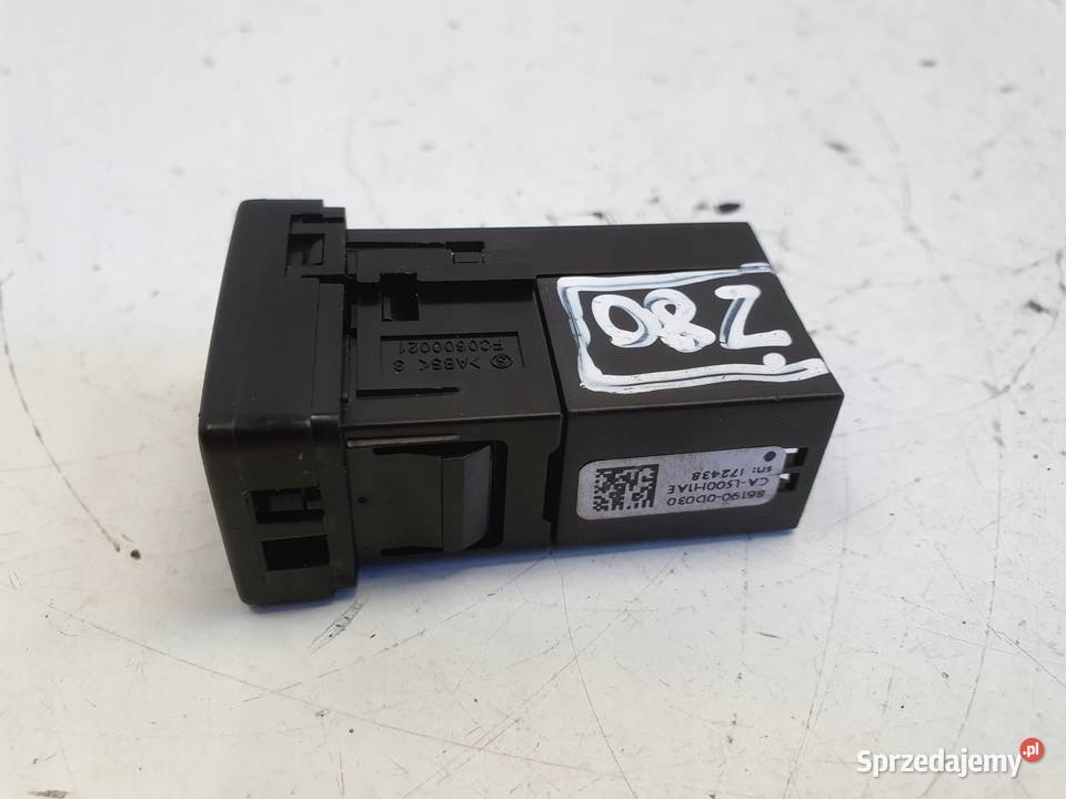 GNIAZDO USB AUX 861900D030 Toyota Avensis III osobowe Panele sterowania, przełączniki Chełm
