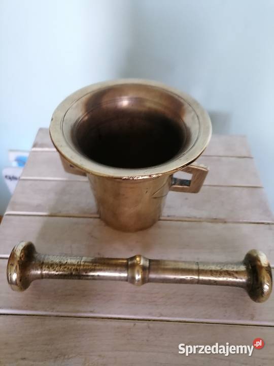 Stary mosdzierz mosiężny