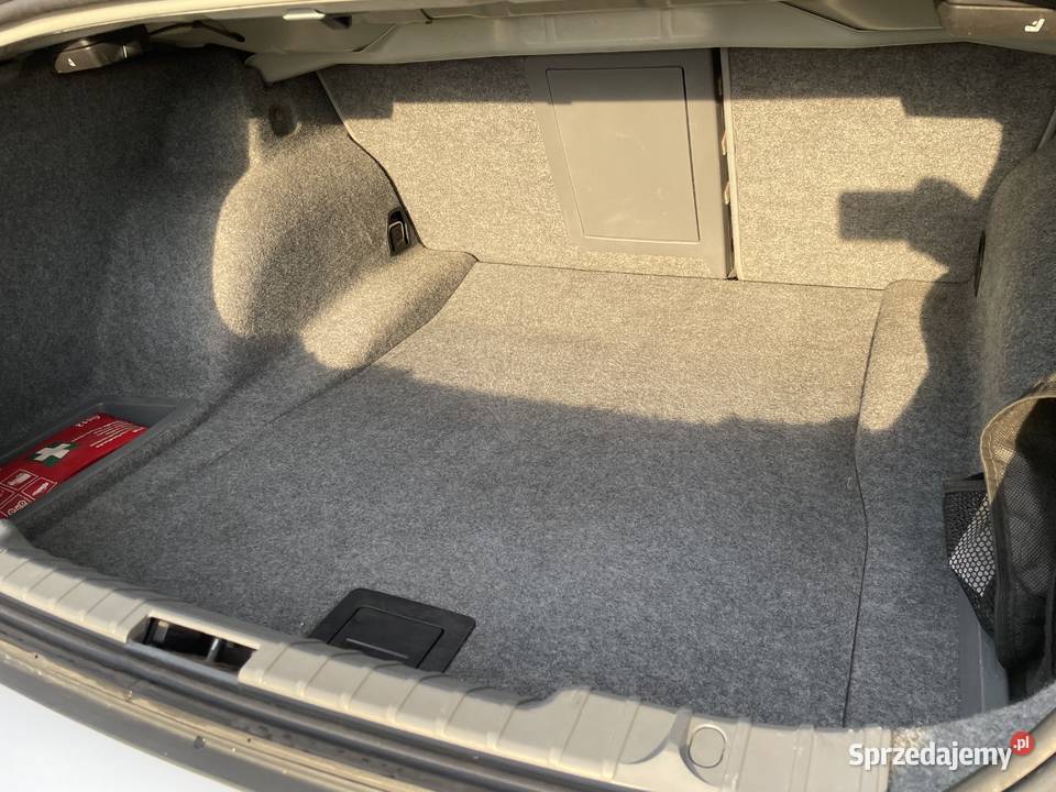 BMW Seria 3 E90 2006 189 000 LPG srebrny Wrocław