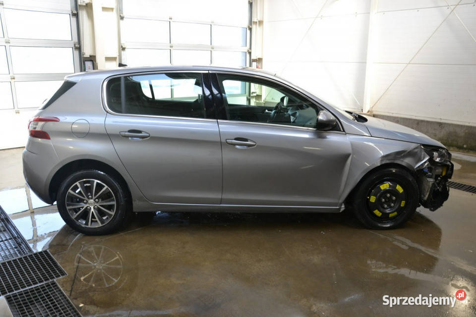 Peugeot 308 12 benzyna 110 full ledy nawigacja małopolskie Kęty