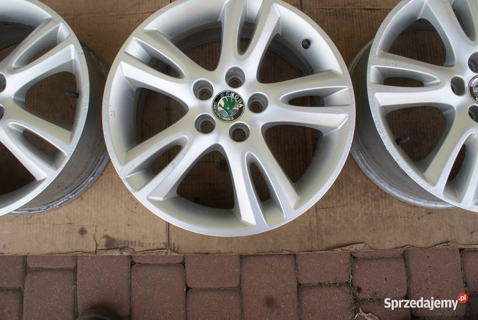 Alufelgi 65Jx16 5x100x571 ET43 Oryginał Skoda Opony i felgi Dynów sprzedam