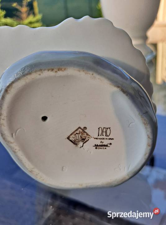 Porcelanowa figurka dziewczynka z pieskiem Nao mazowieckie Piaseczno