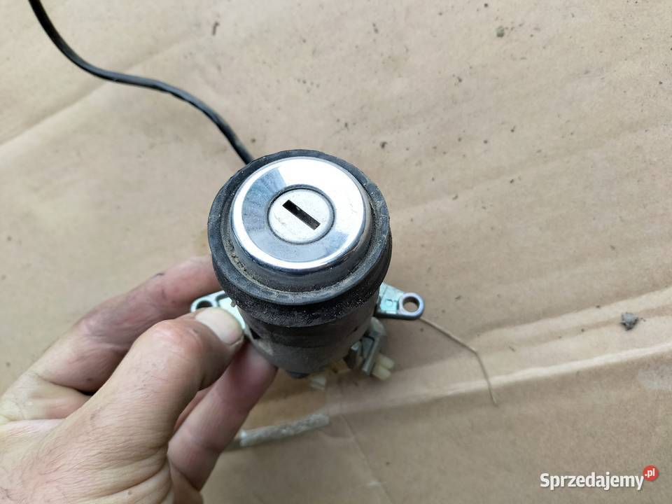 Audi 80 B4 SEDAN Zamek klapy tylnej bagażnika lubelskie Kamień-Kolonia