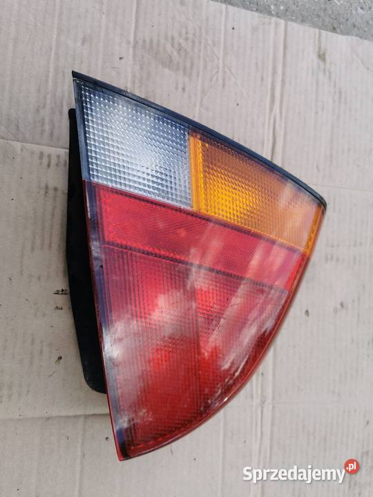 Lampa lewa tył tylnia mitsubishi Carisma hb 5d osobowe Międzychód
