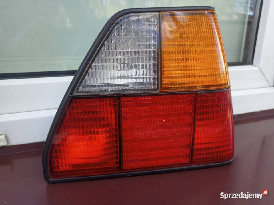 VW Golf MK2 II lampa tył tylna prawa Hella wkład osobowe Sieradz