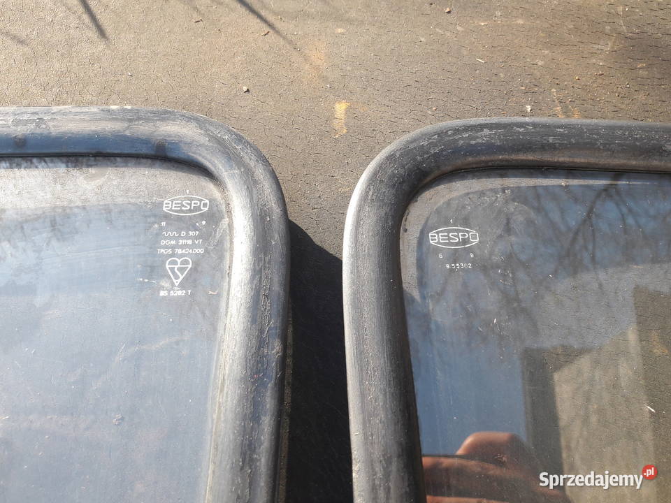 Komplet szyb tylnych do malucha fiat 126p śląskie Poczesna