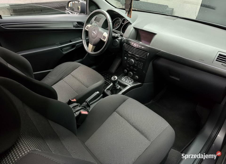 Opel Astra H GTC 18 16V 140 SPORT IDS Zadbany immobilizer Kielce