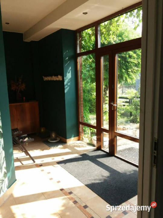 Sprzedam obszerny parterowy dom pod miastem Brzeziny-Kolonia