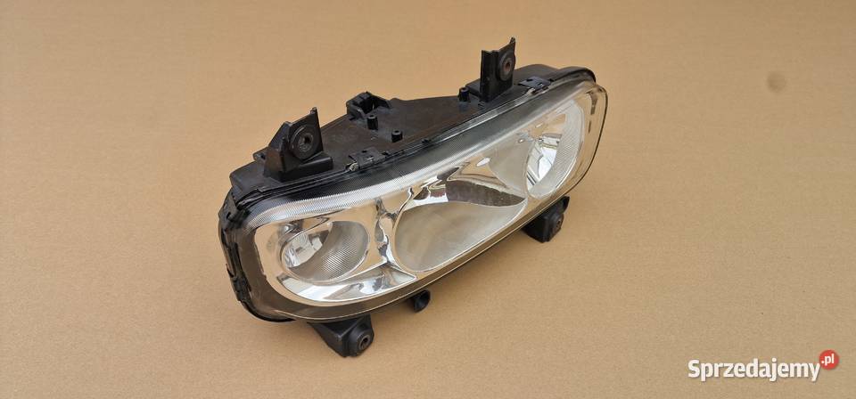 MERCEDES ATEGO II 2 REFLEKTOR LAMPA PRAWA Bieleń
