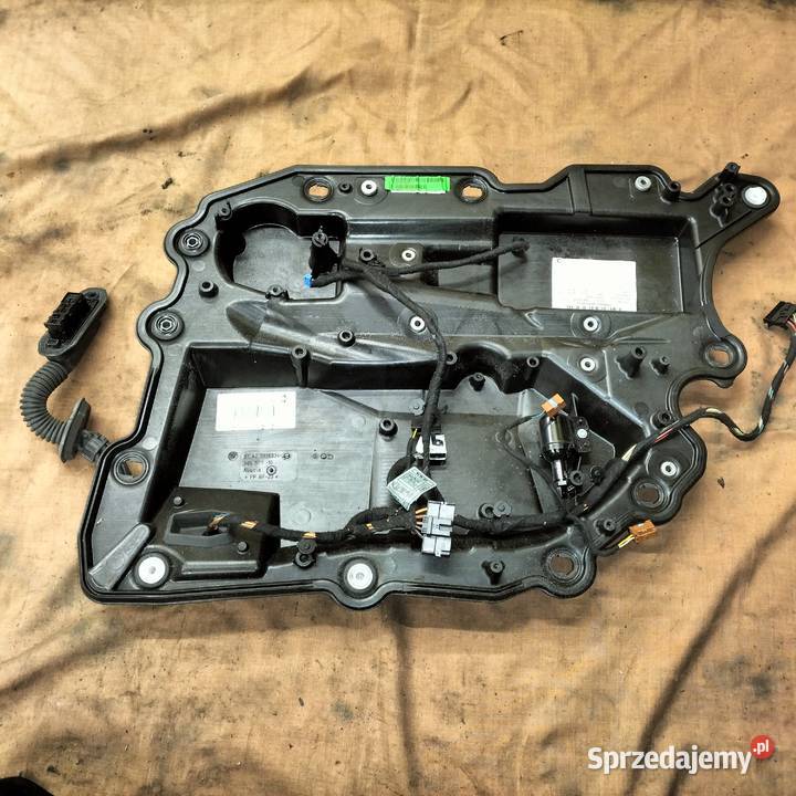 Wspornik tapicerki drzwi prawych tylnych BMW E65 osobowe Poręba sprzedam