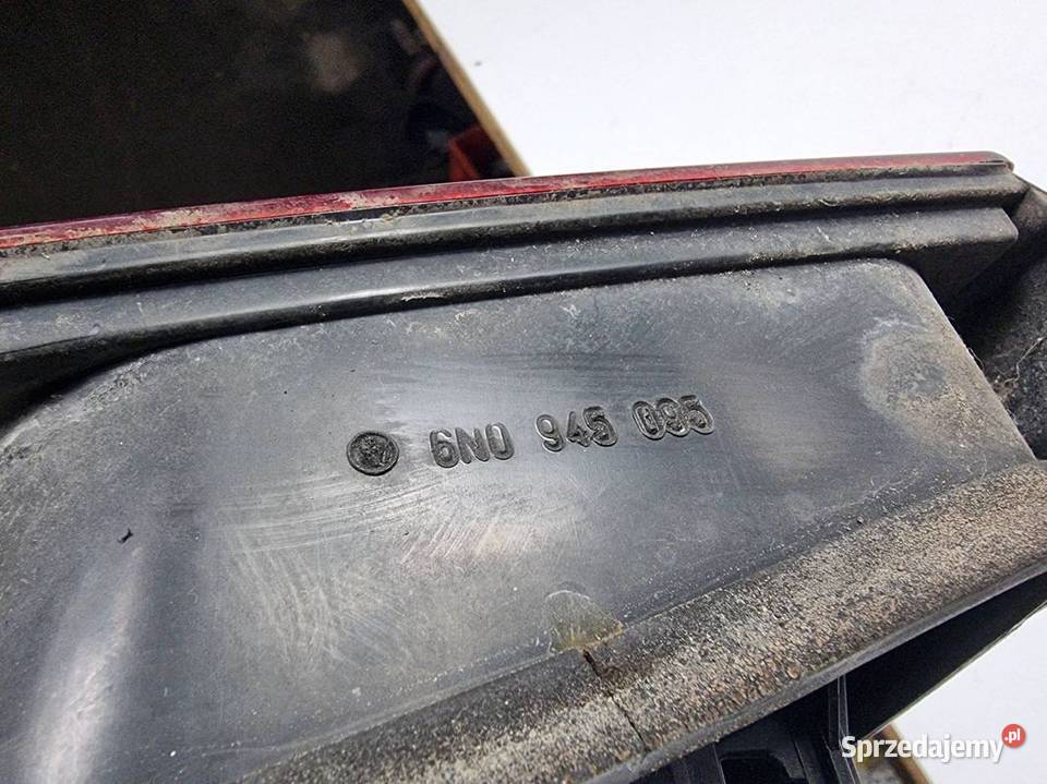 LAMPA LEWA TYŁ VOLKSWAGEN POLO 6N0945095 Lipno sprzedam