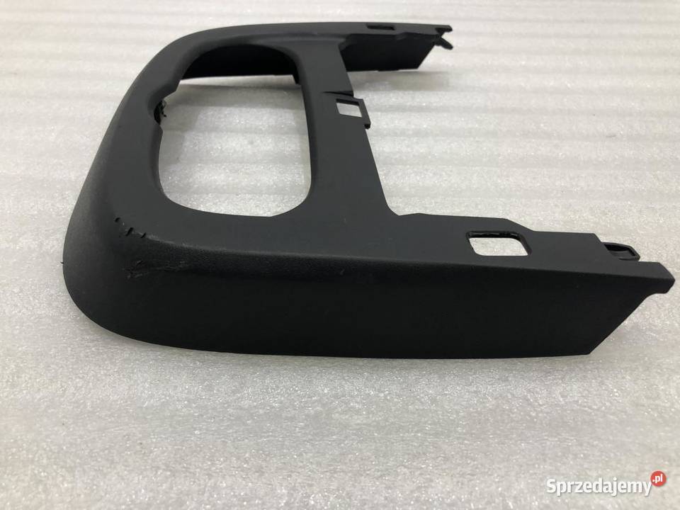 PANEL RAMKA KONSOLI 682602348R DACIA DUSTER I