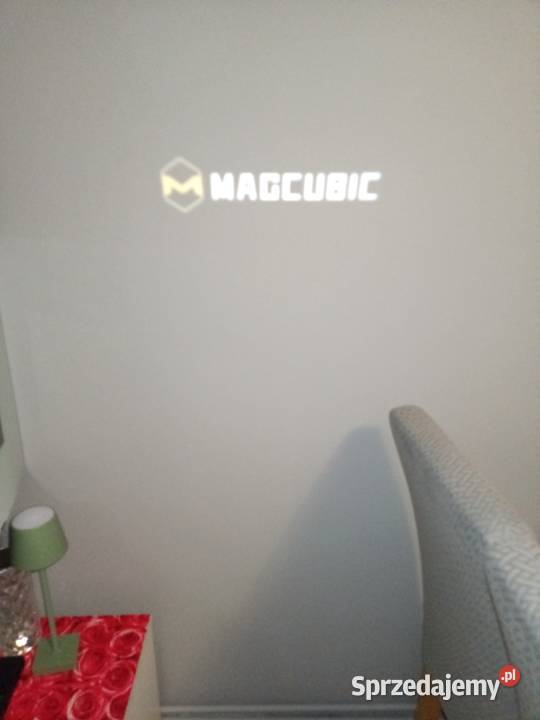 Projektor wifi nowy sprzedam