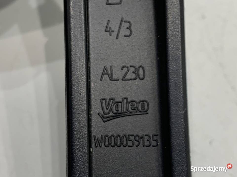 RAMIĘ WYCIERACZKI KOMPLET PRZÓD AUDI A4 B9