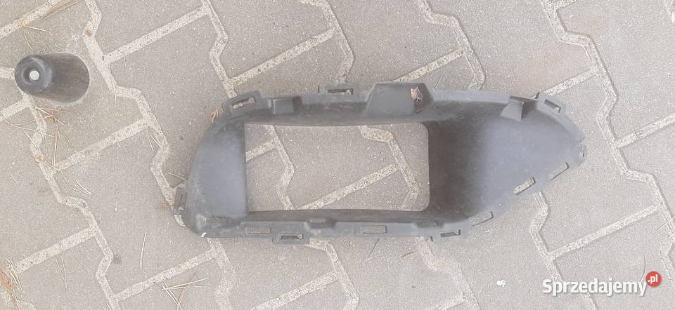 Wlot powietrza prawy c63 A2058850263 Zelów sprzedam