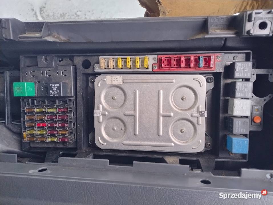 Skrzynka bezpieczników Iveco Eurocargo 2005 Rok produkcji 2005 Będzin
