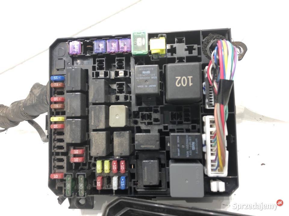 SKRZYNKA BEZPIECZNIKÓW MITSUBISHI ASX Crossover Części samochodowe