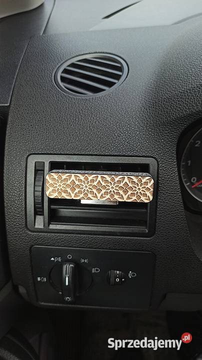 Elegancki Zapach do Samochodu z Drewna Warszawa