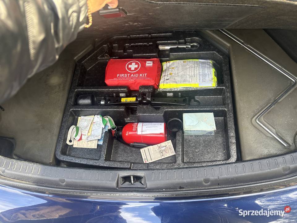 niezwodna toyota avensis sedan Rok produkcji 2013 Tarnów sprzedam