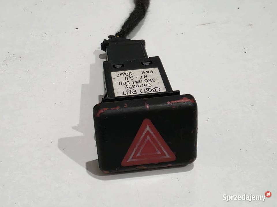 Włącznik awaryjnych Audi a4b6 8E0941509 Rok produkcji 2001 Iława