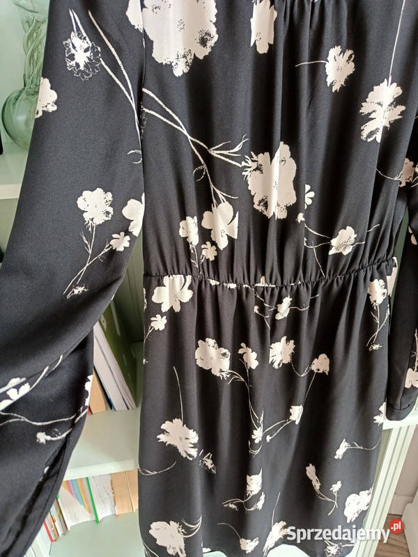 Czarna sukienka w białe kwiatki Vero Moda r S 36