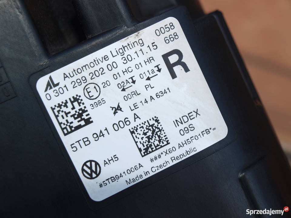 VW Touran lampa prawa przód zwykła 2015 2019r lampy przednie