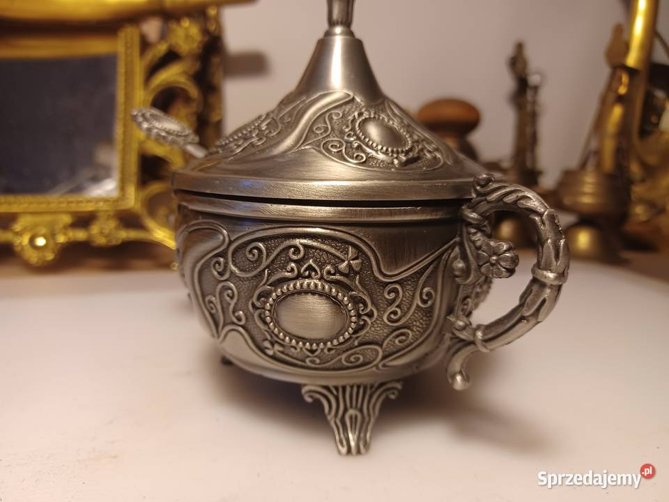 Piękna cukiernica sprzedam