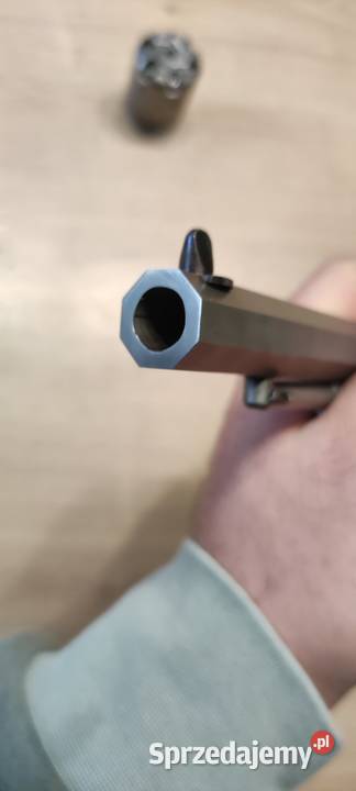 Rewolwer czarnoprochowy Remington Hege Army Wiele